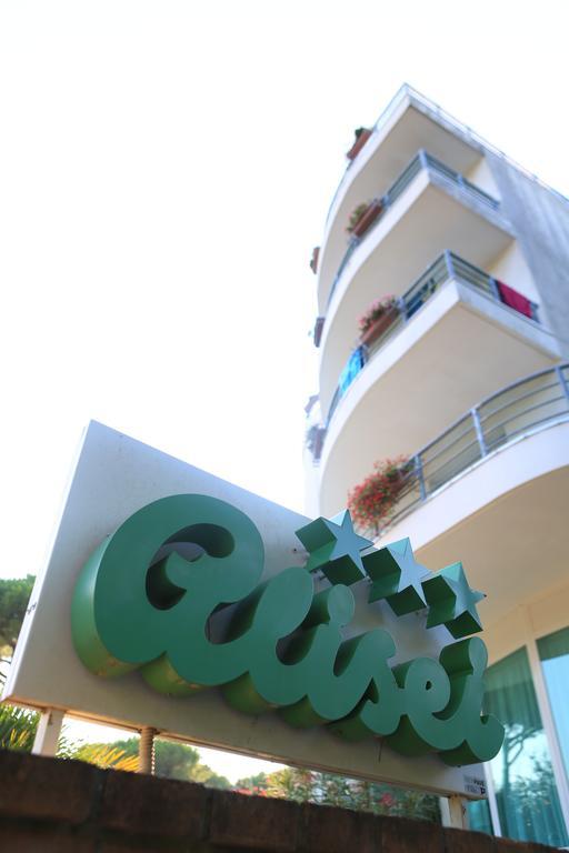 Hotel Alisei Lignano Sabbiadoro Bagian luar foto