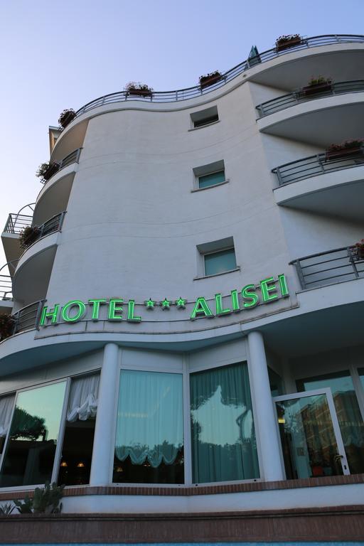 Hotel Alisei Lignano Sabbiadoro Bagian luar foto